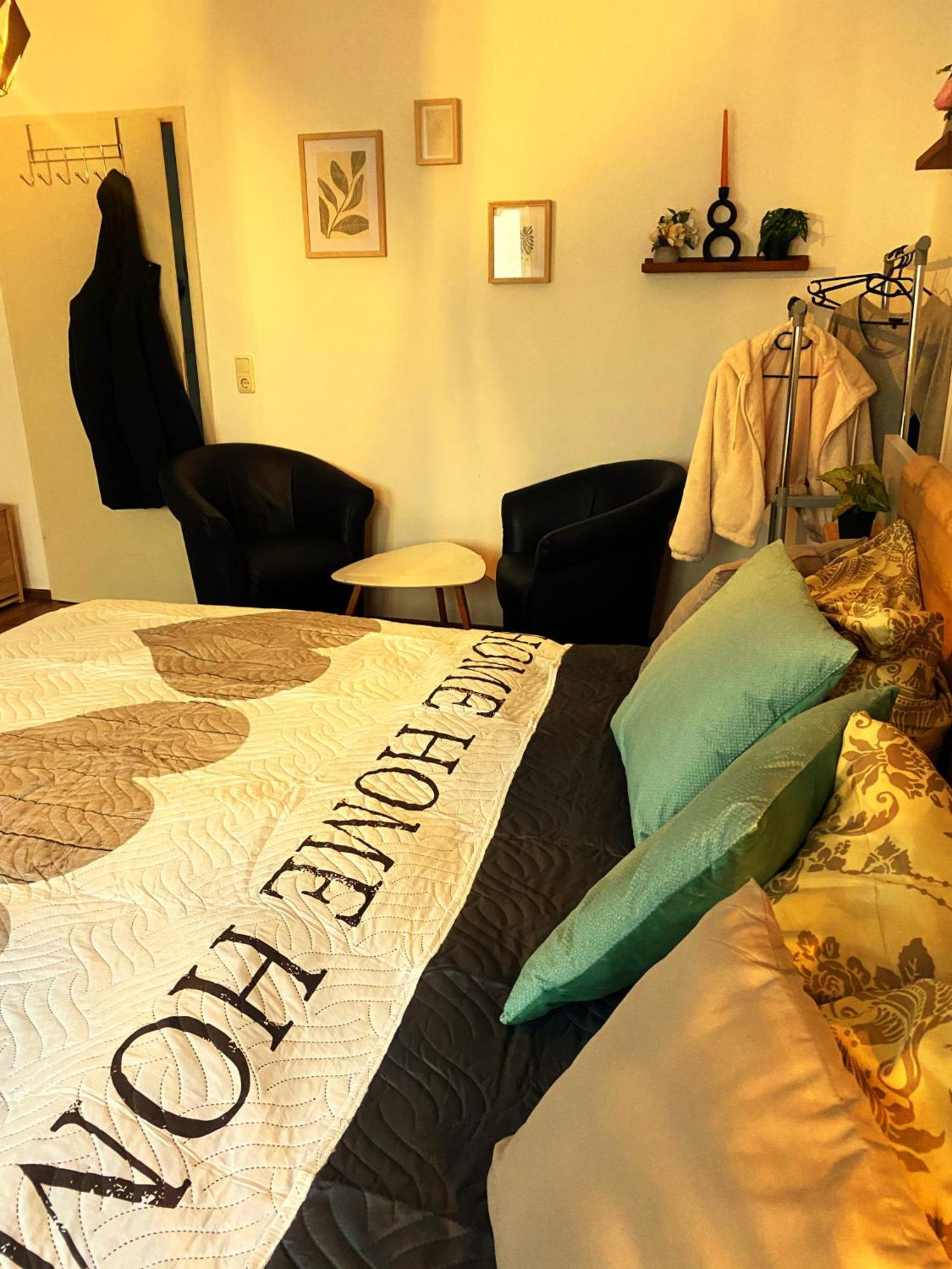 Karli'S Stuebchen Appartement Gera Buitenkant foto